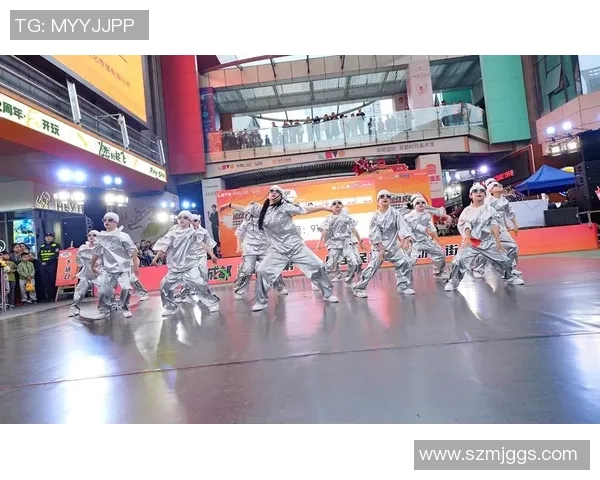 成都街舞队荣登全国街舞技术排行榜第八名展现实力与风采 成都街舞队荣登全国街舞技术排行榜第八名展现实力与风采