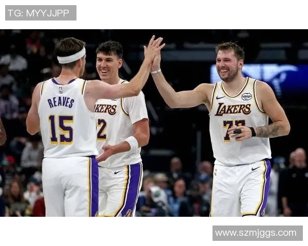 东契奇44+12+6里夫斯21+4+4 NBA杯湖人擒灰熊